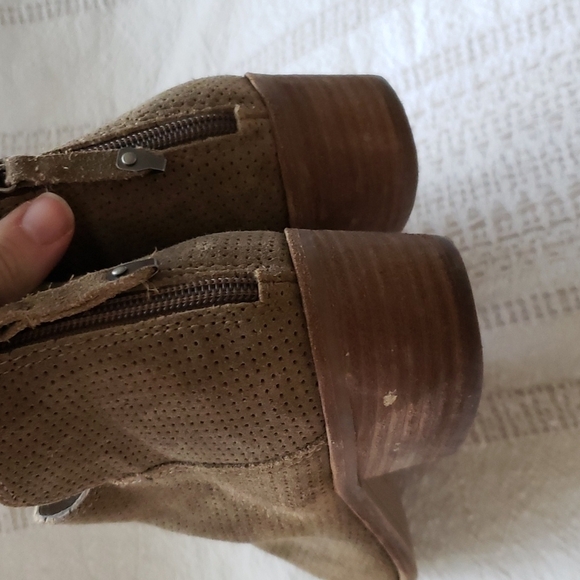 Dolce Vita karsen bootie, tan/beige/brown, genuine leather upper, Sz 8.5. - Picture 5 of 15